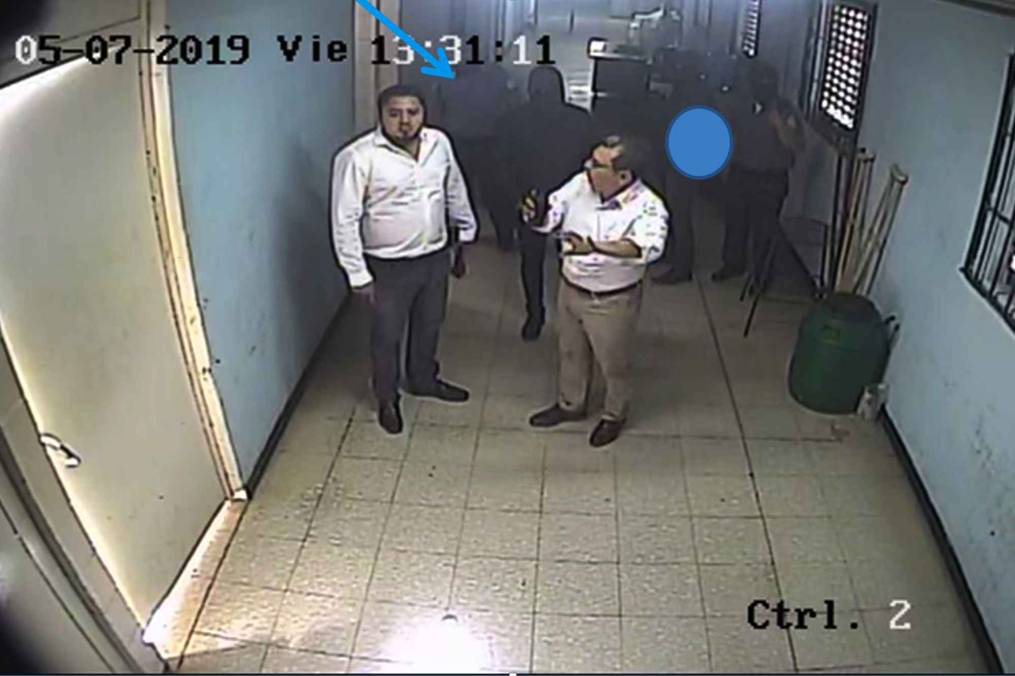 El 5 de julio de 2019 Osiris ingresó con encapuchados en Zacatecoluca. Según la Fiscalía, entre ellos iban Carlos Marroquín el diputado suplente Víctor Manuel Martínez Santana. Foto: El Faro. 