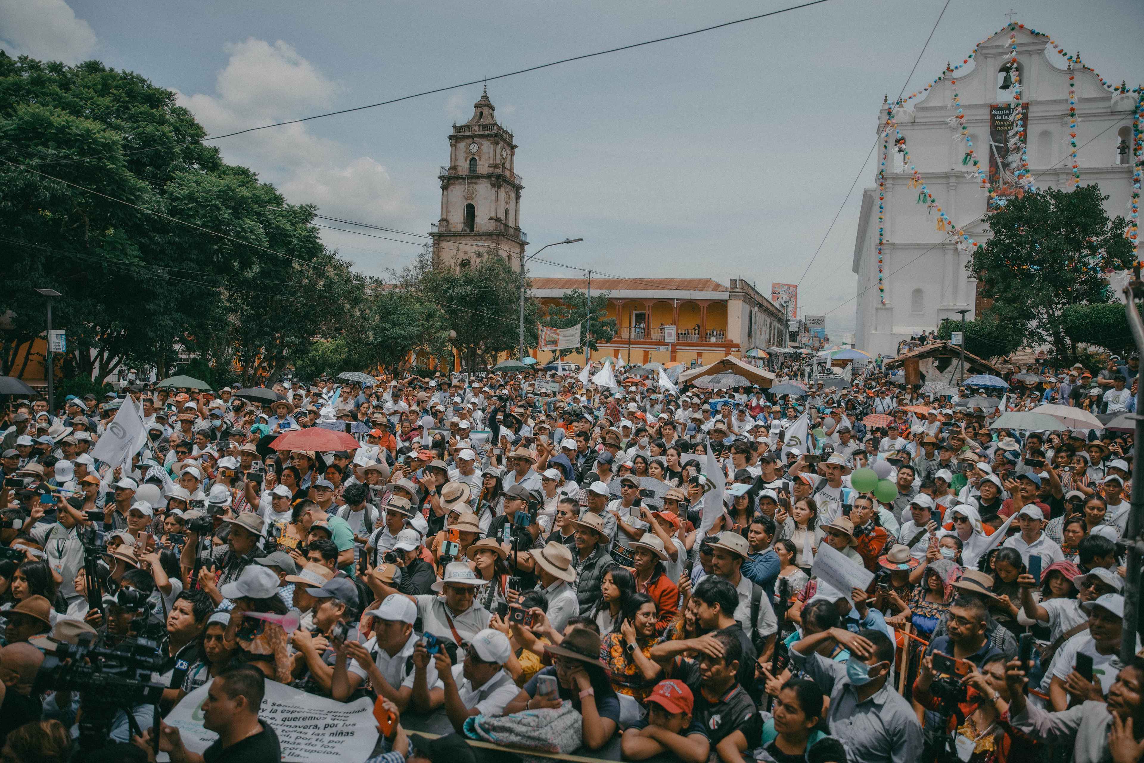 On the weekend prior to the runoff, Santa Cruz del Quiché was the first stop on Arévalo's tour of western Guatemala. Despite the strong show of support for Semilla there, Sandra Torres won the department with 54.7 percent of the vote.