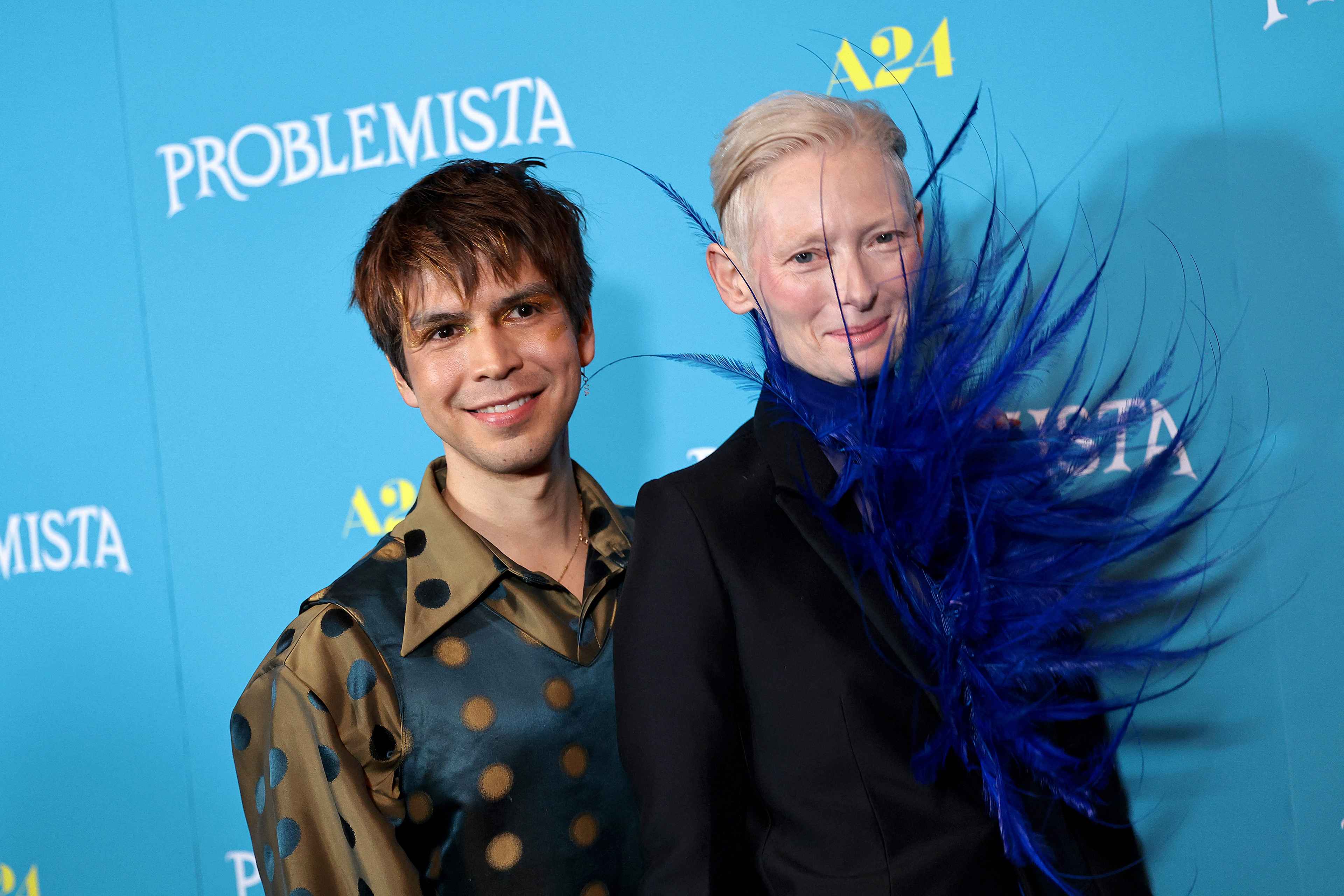 Julio Torres y Tilda Swinton asisten a la proyección de 'Problemista', en la ciudad de Nueva York, en Village East Cinema, el 27 de febrero de 2024. Foto de El Faro: Dimitrios Kambouris/ AFP. 
