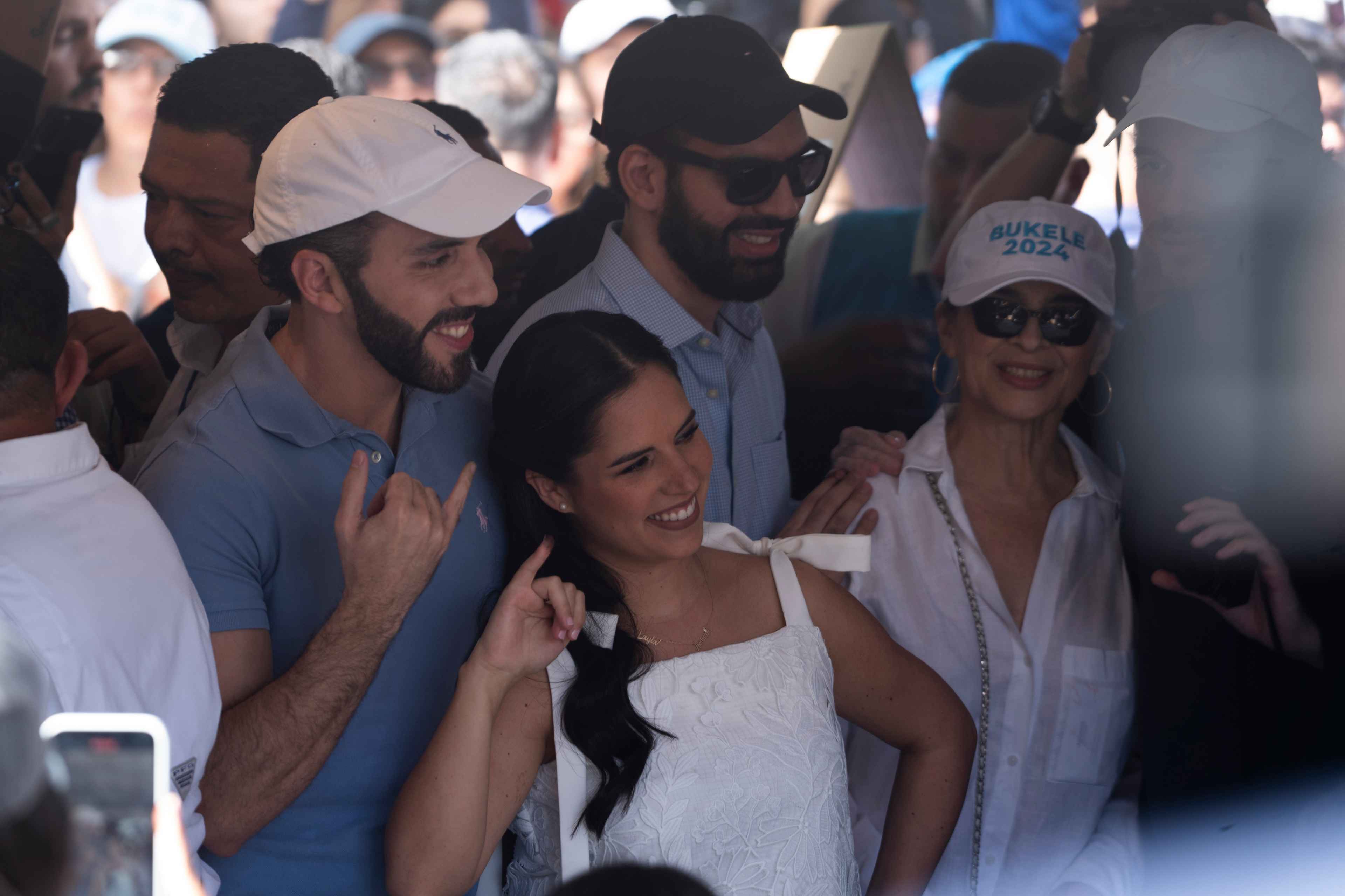 3 - Salvadoran Opposition Leader Clashes With His Own Party Over Big-Tent Strategy