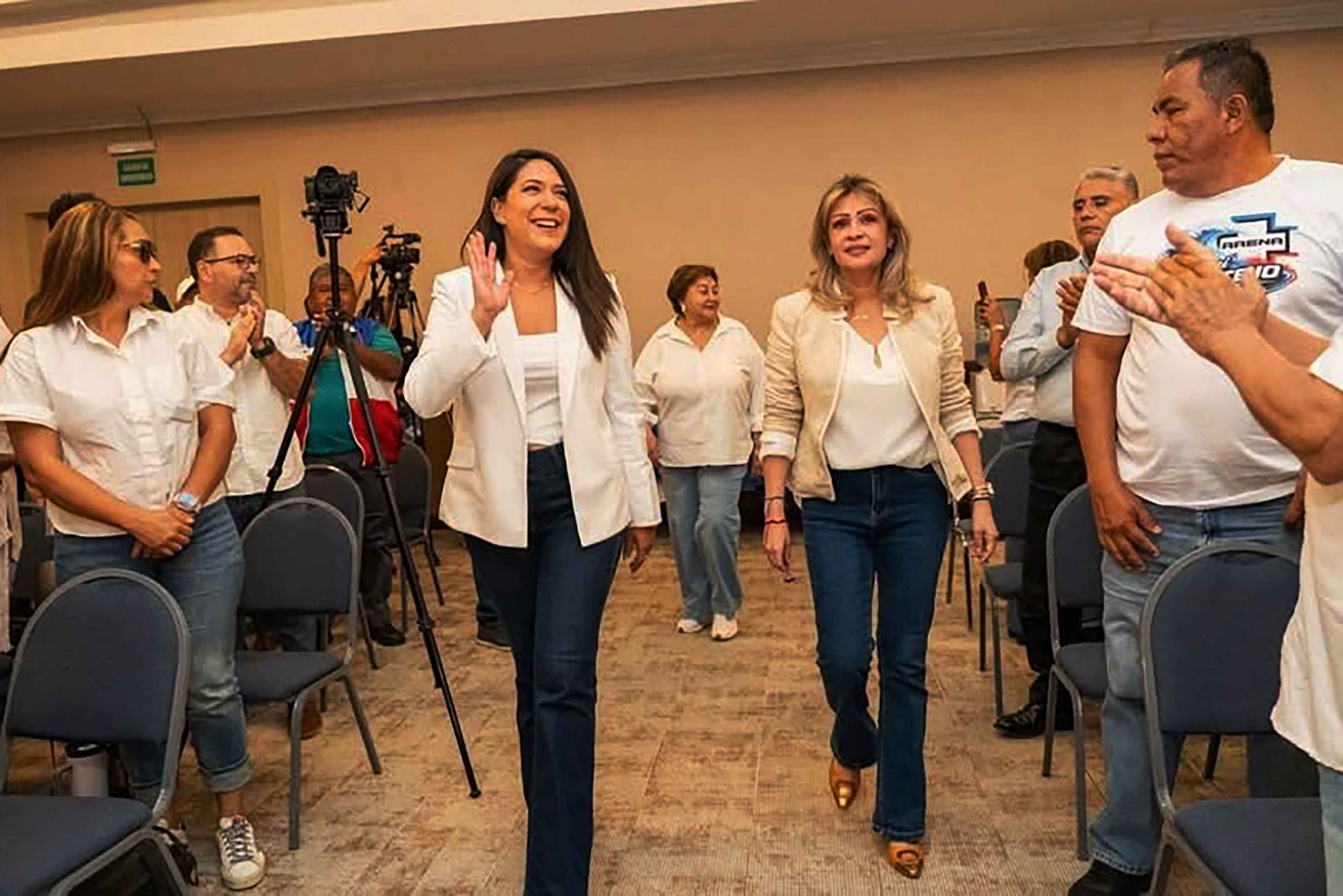 El Salvador: Dividida, pobre y con miedo a Bukele, la oposición replantea sus ideologías 5 Oposición 6