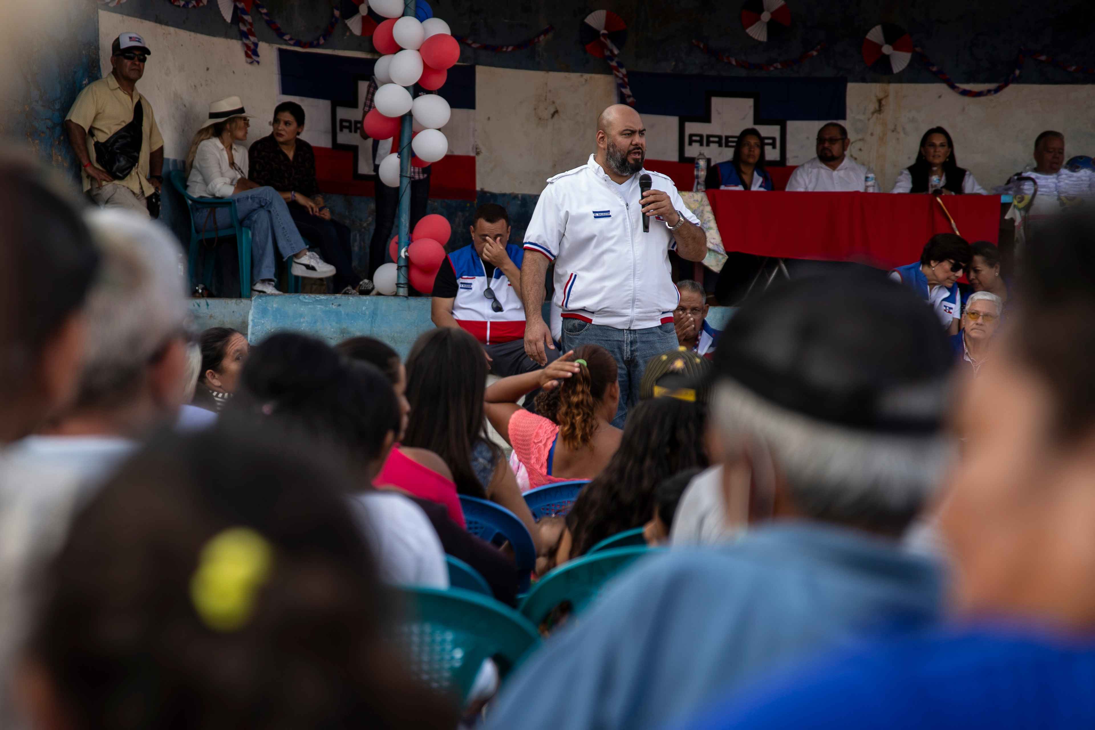 El Salvador: Dividida, pobre y con miedo a Bukele, la oposición replantea sus ideologías 6 Oposición 8