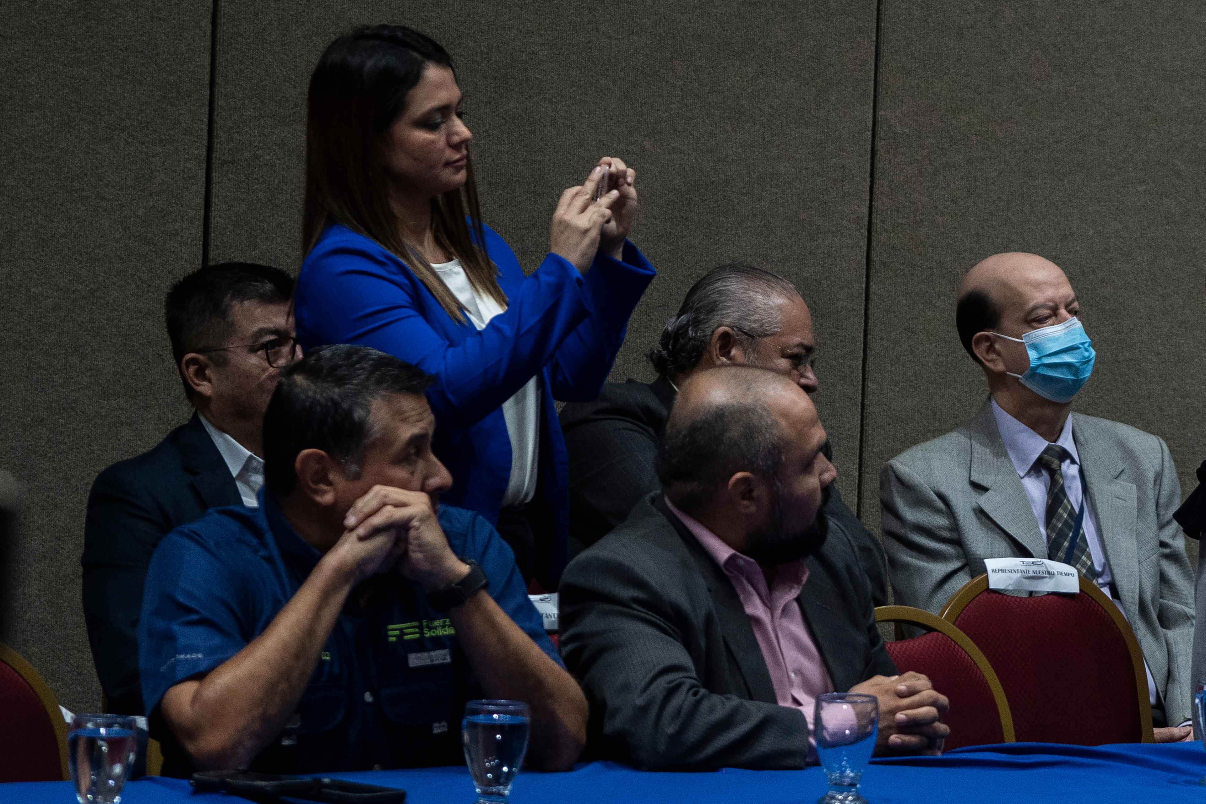 El Salvador: Dividida, pobre y con miedo a Bukele, la oposición replantea sus ideologías 11 Oposición 13